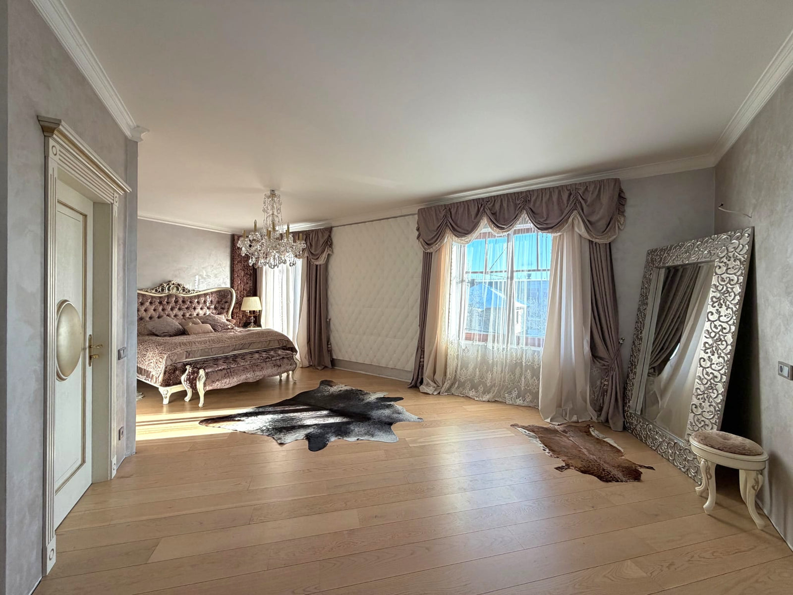 Роскошный особняк в неоклассическом стиле - Darzciems